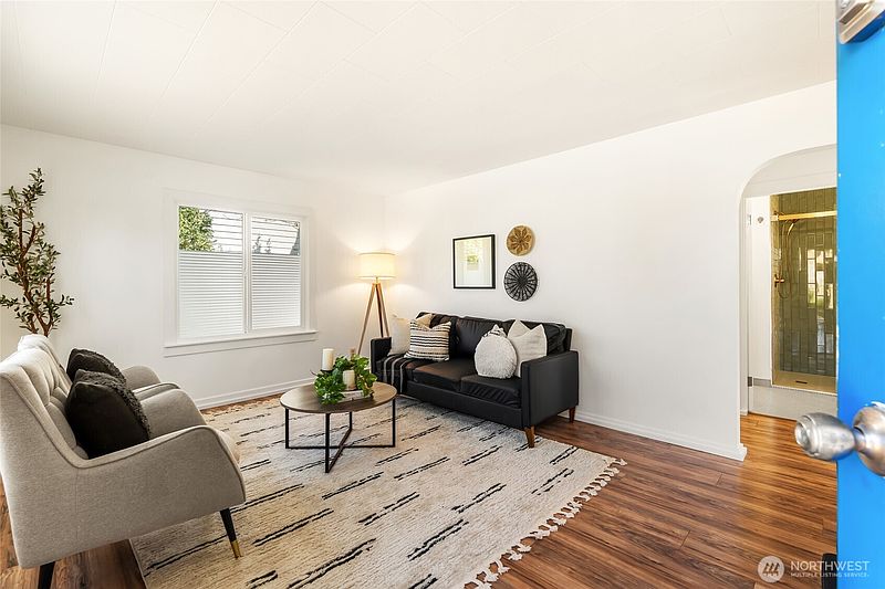 3rd image of 2702 Nevada Street