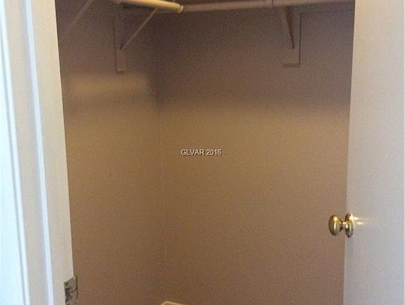 5th image of 897 Angelus Oaks Dr