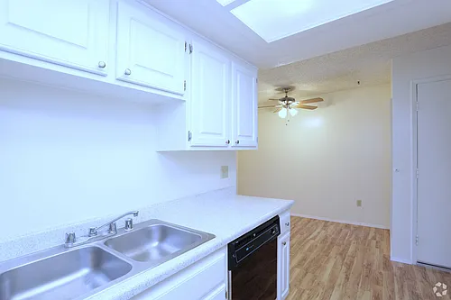 Benchmark Apartments Photo 1