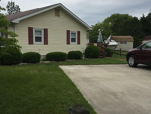 3rd image of 32813 Elizabeth Dr