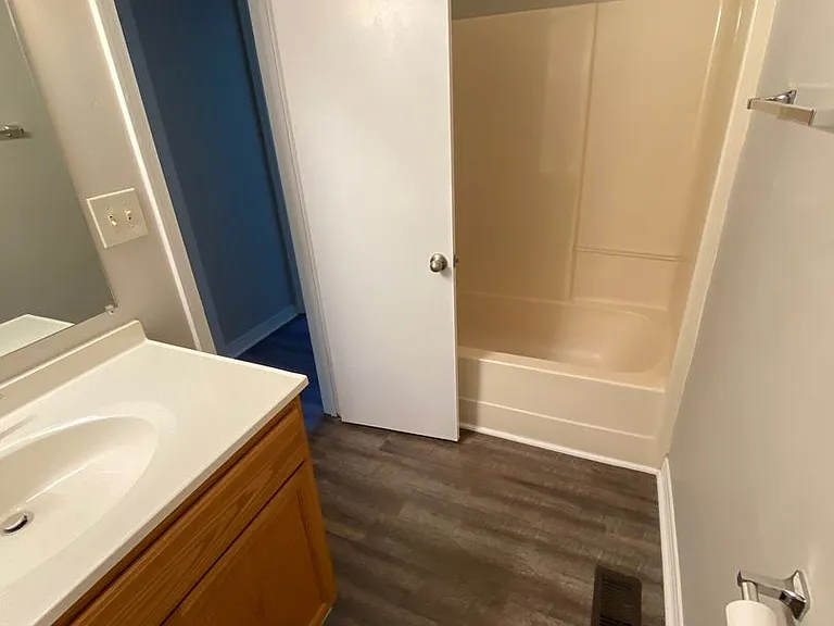 102A Kingsbury Ct — Photo 11