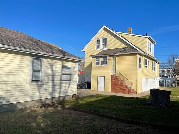 4th image of 355 Beach 44 St