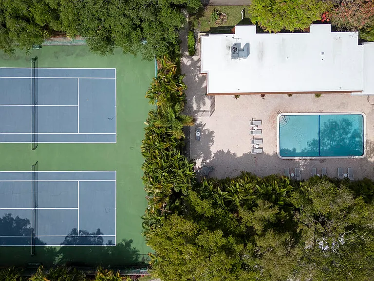 720 E Coco Plum Cir #5 — Photo 41