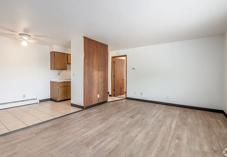 1138 E Walnut St #D — Photo 6