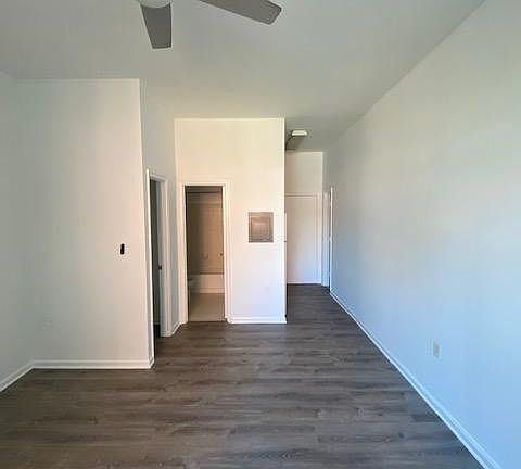 2nd image of 1011 Arlington Blvd APT 307