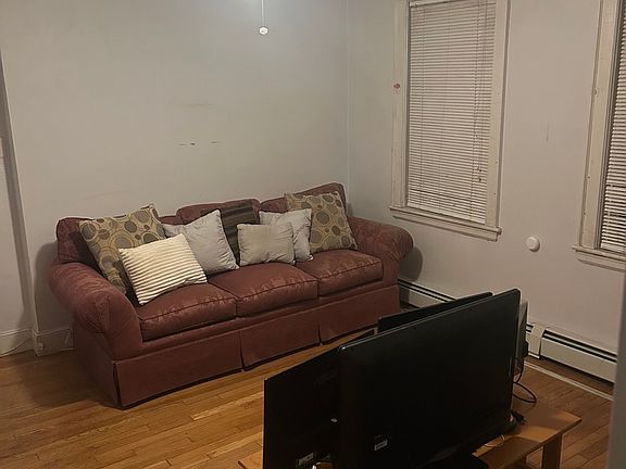 4th image of 63 Gordon St