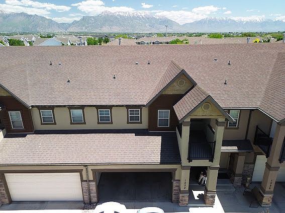 2nd image of 1532 N Venetian Way E
