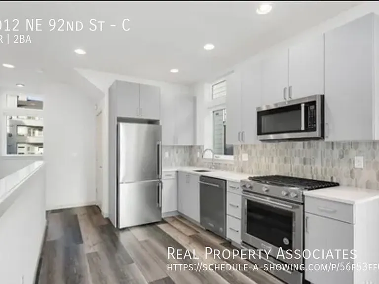 1012 NE 92nd St #C — Photo 13