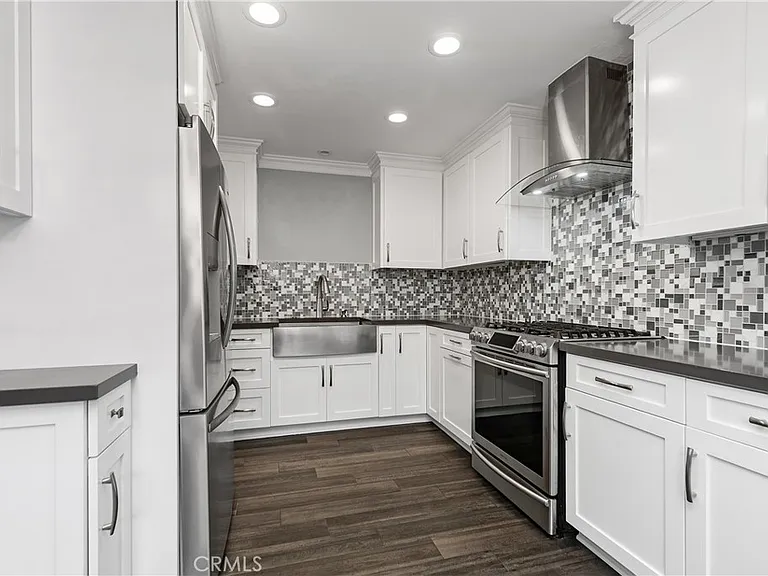 1201 N California St — Photo 10
