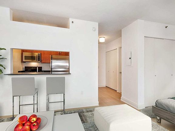 3rd image of 222 E 34th St APT 2101