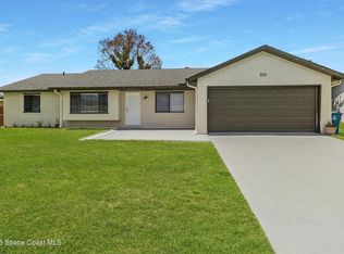 940 Forest St NE, Palm Bay, FL 32907
