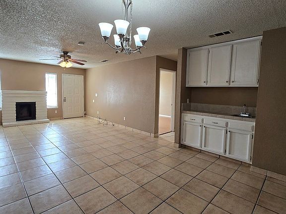 5th image of 1027 W Dakota Ave APT 124