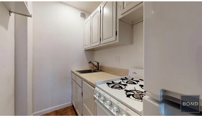 Rented by Bond New York | media 5