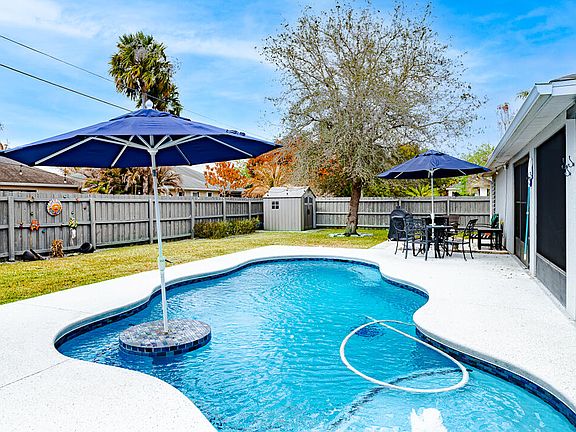 3rd image of 4582 SW Uleta Street