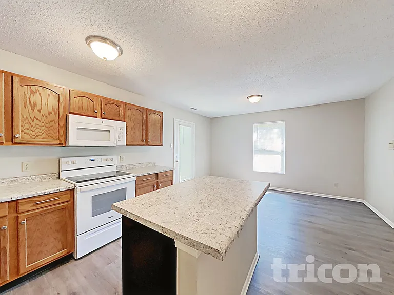 7921 Crackling Ln — Photo 4