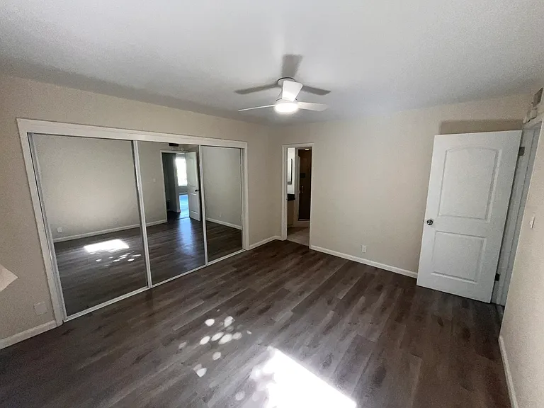 Lee Crest Apartments — Photo 22