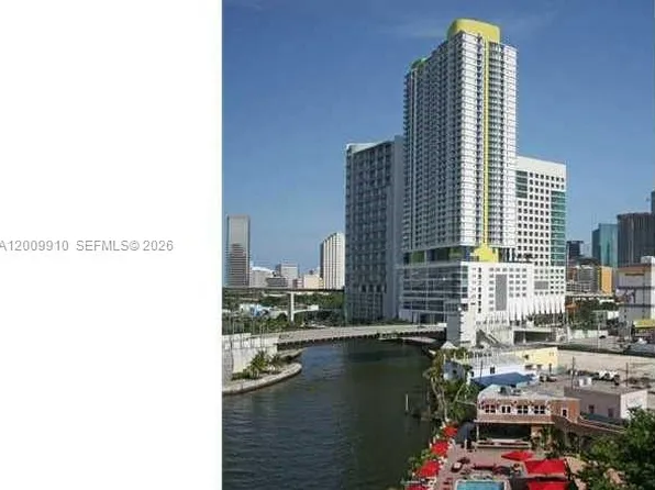 185 SW 7th St, Miami, FL