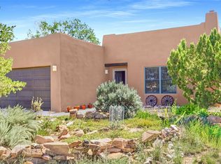 3 Chapala Rd, Santa Fe, NM 87508