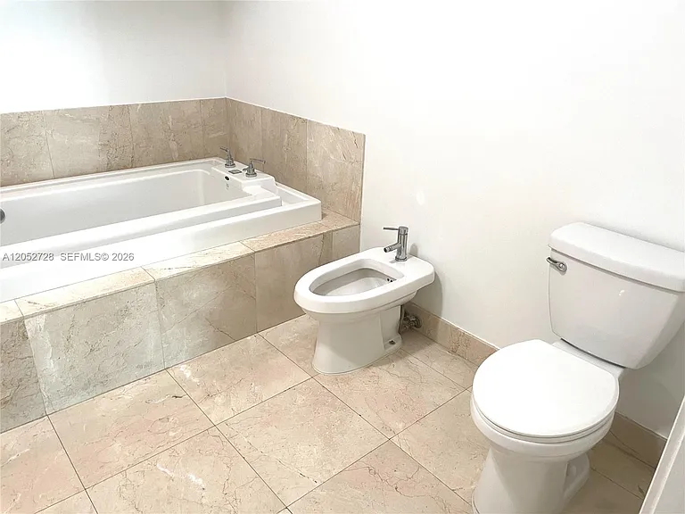218 SE 14th St #1004 — Photo 16