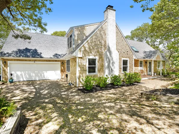 1 Thames Ct, Edgartown, MA 02539