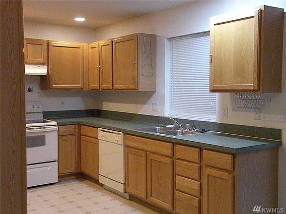 4th image of 1113 NE Beaumont Ln