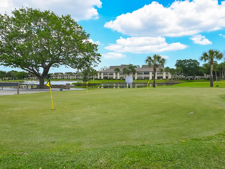20 Plantation Dr #101 — Photo 28