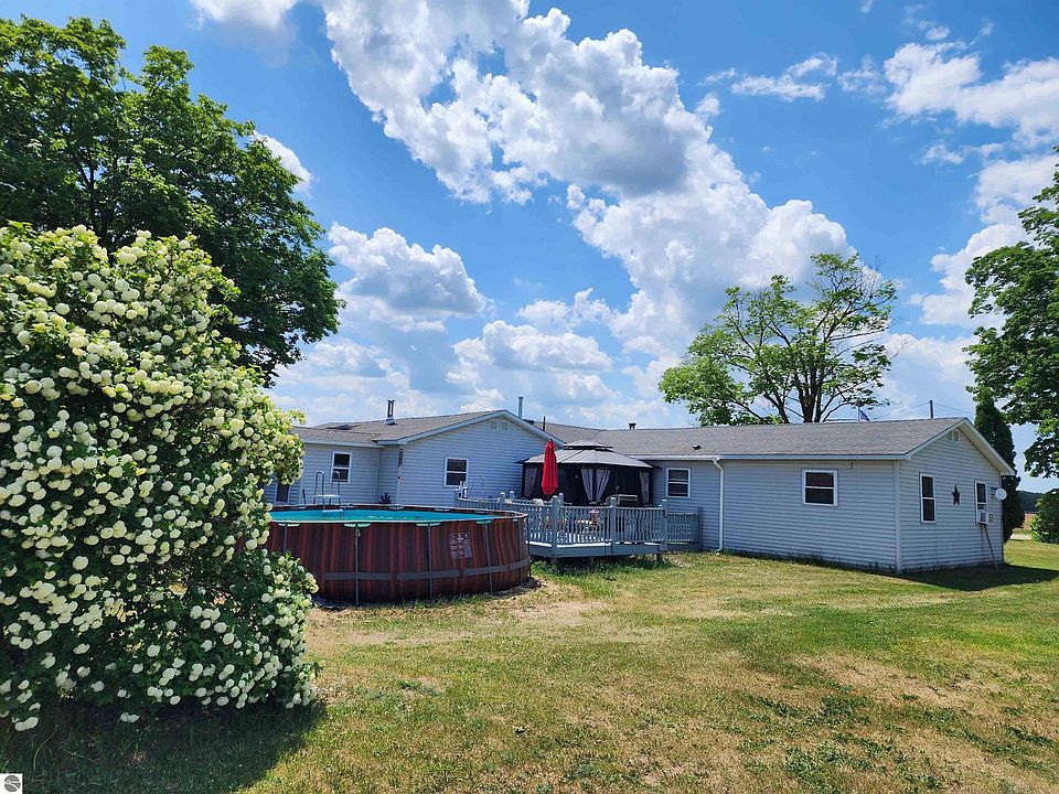 375 Golden Rd SE, Kalkaska, MI 49646 MLS 1911807 Zillow