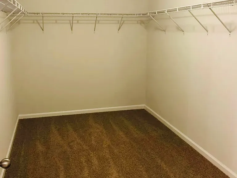 107 Fleetwood Ct — Photo 4