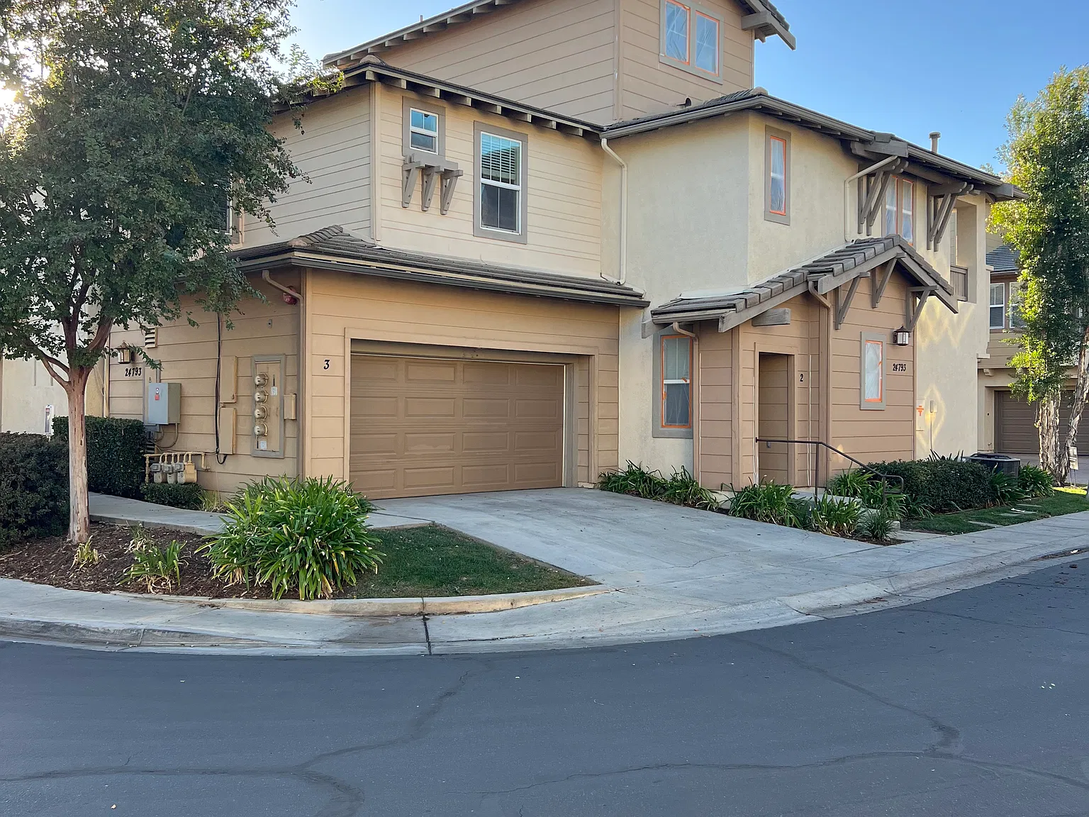 3 bed, 2.5 bath, 1548 sqft, $2,900 — Photo 3