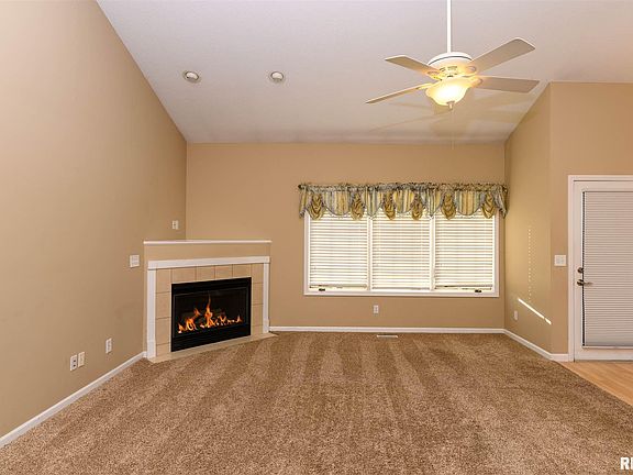 2nd image of 117 Beacon Harbor Pkwy
