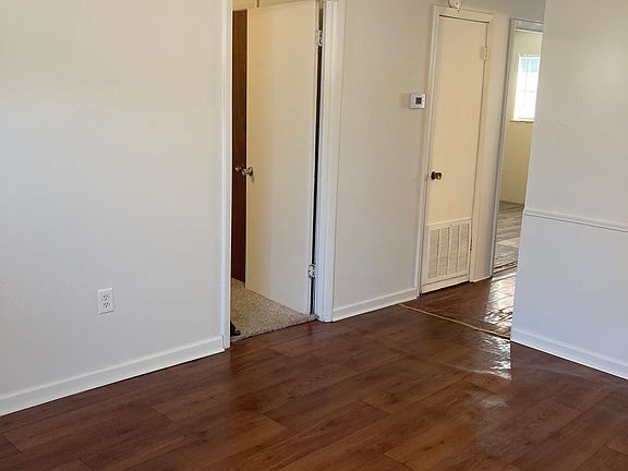 4th image of 127 Raffet St #127