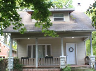 105 Moccasin St, Buchanan, MI 49107