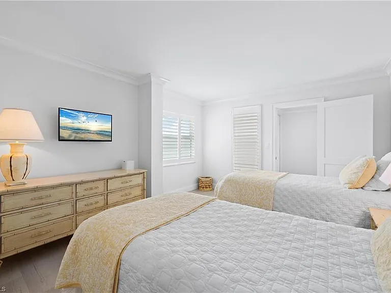 3443 Gulf Shore Blvd N #509 — Photo 16