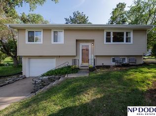 4401 Briarpark Dr, Lincoln, NE 68516