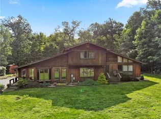 7137 Bedell Rd, Berlin Center, OH 44401