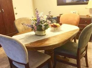 9513 University Ave APT 9, Clive, IA 50325