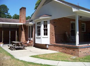 3825 Clearwater Dr, Fayetteville, NC 28311