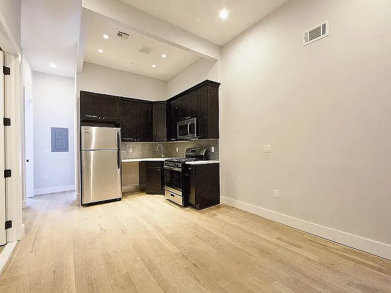 613 Woodward Ave #3C — Photo 2