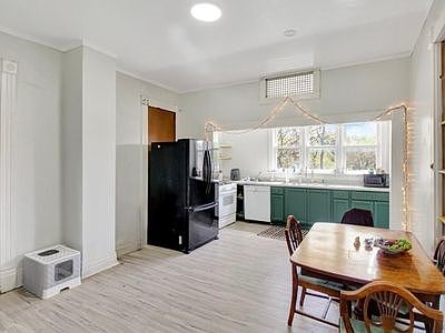 2nd image of 802 Van Buren Ave #1
