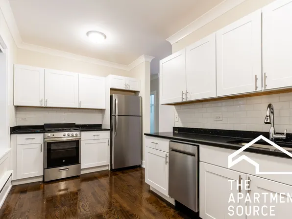 648 W Roscoe St, Chicago, IL