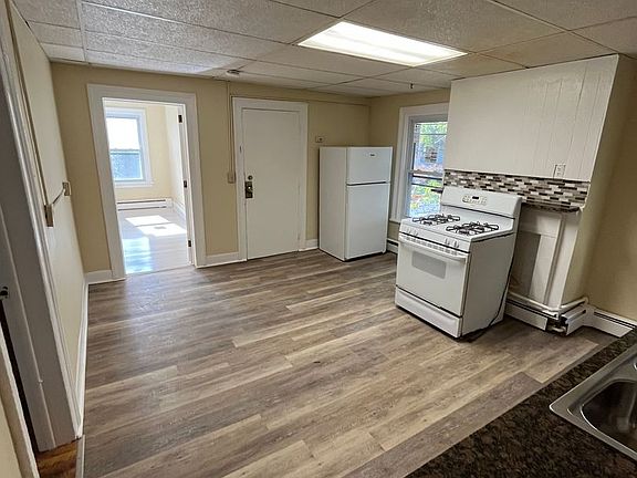 5th image of 69 Glenwood Ave APT 2