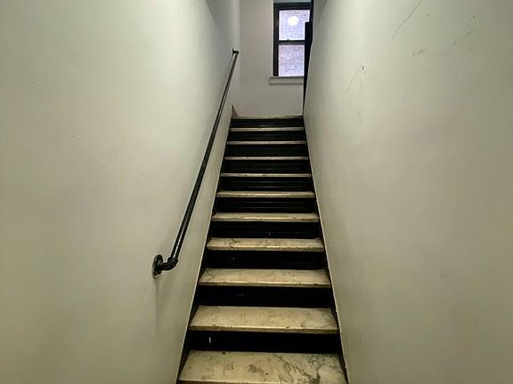 3rd image of 2729 Kennedy Blvd #23