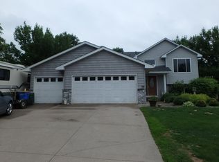 305 5th St NW, Saint Michael, MN 55376