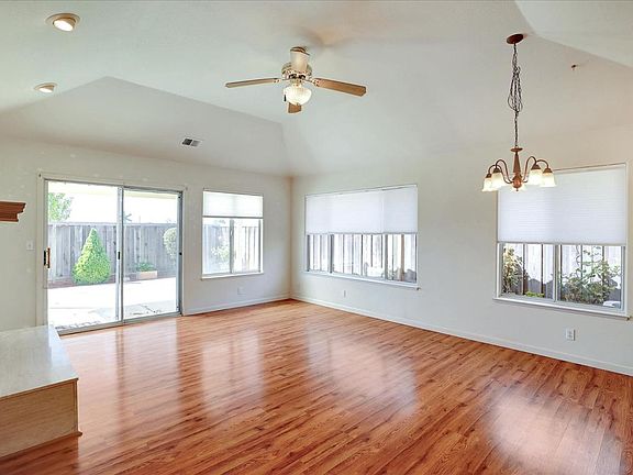 5th image of 1792 Pinecone Ct