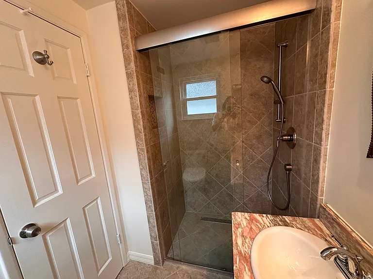 16711 Greenview Ln — Photo 14