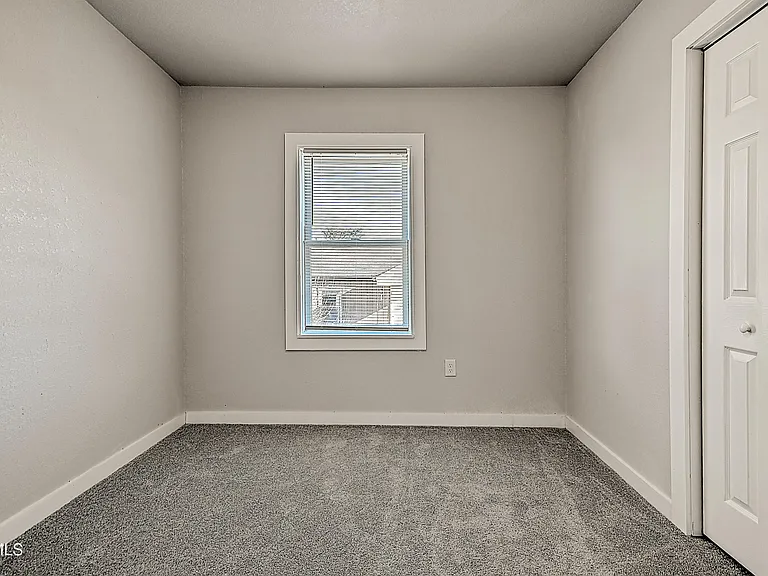 488 Virgil Ave — Photo 16