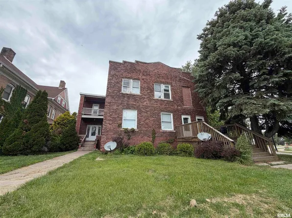 615 W Main St, Galesburg, IL 61401