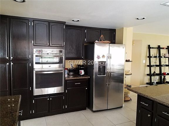 5th image of 925 Sage Hollow Cir