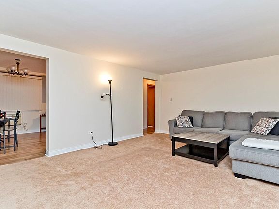 5th image of 3607 N Oconto Ave APT 3W