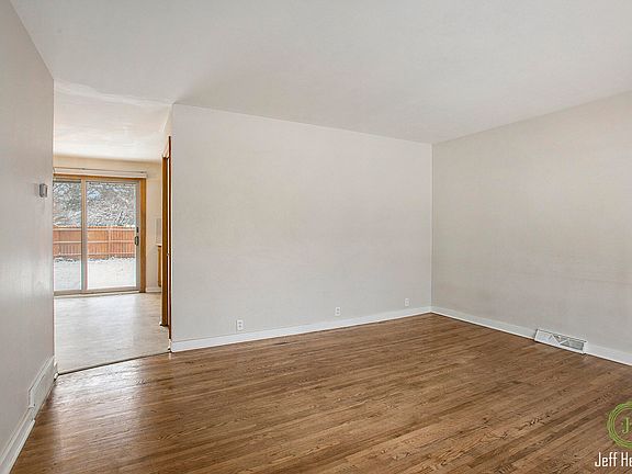 5th image of 4070 Northgate Dr NE